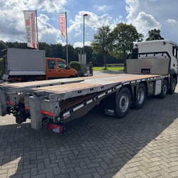 Arbeitsbühnentransporter