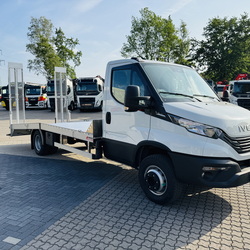 Arbeitsbühnentransporter